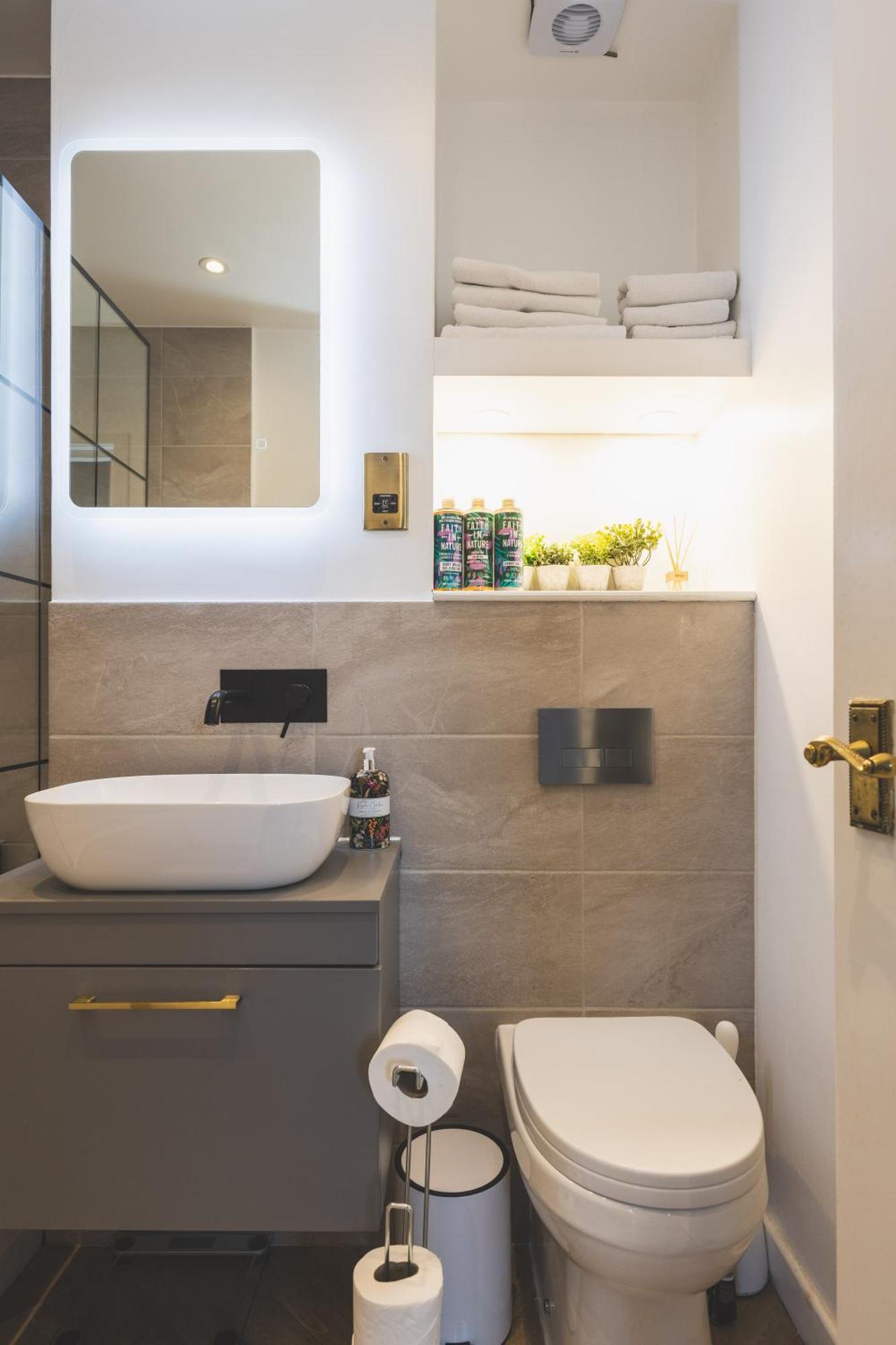 לונדון Luxurious 1-Bedroom Apartment In Kensington מראה חיצוני תמונה